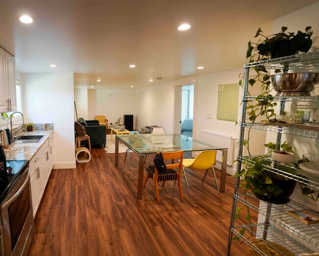 Foto del edificio - 780 Forest St