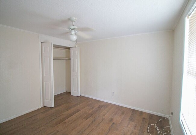 Foto del edificio - 811 Lincoln Pkwy