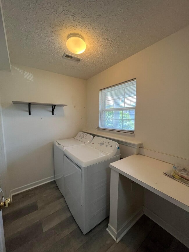 Building Photo - 5171 Mantua Dr