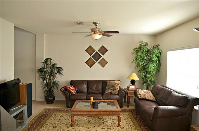 Foto principal - 7228 Mediterranean Dr