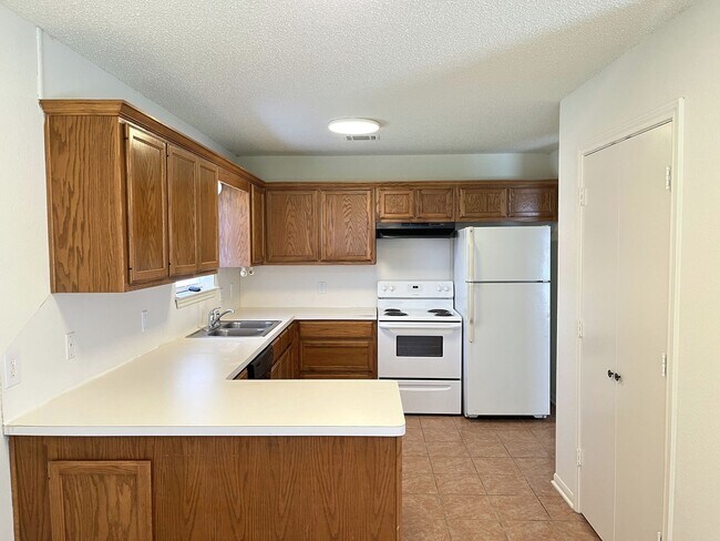 Foto del edificio - Lorena ISD Duplex