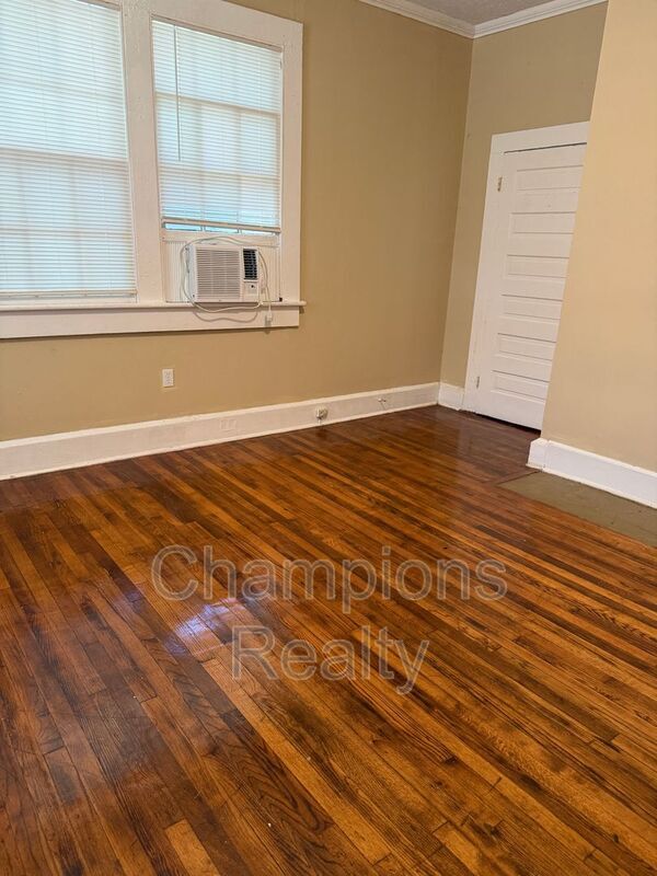 Foto del edificio - 27 Woodland Cir