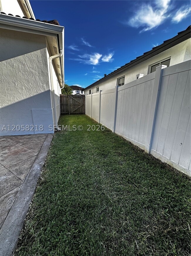 Building Photo - 14521 SW 13th Terrace