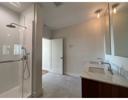 Building Photo - 90 Sumner St