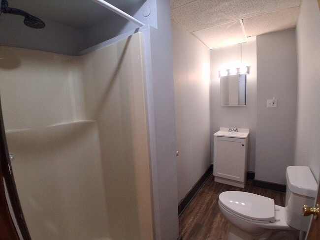 Building Photo - 604 S Main St