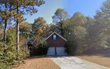 Building Photo - Room in House on Bramlett Blvd