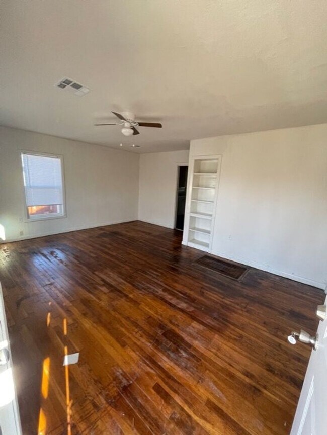 Foto del edificio - 2212 Jane St