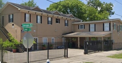 Building Photo - 2119 Jensen Dr