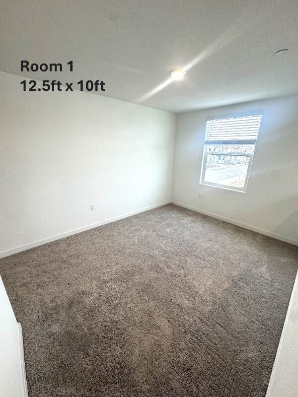 Foto del edificio - 1379 Leonhardt Lp