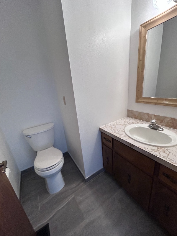 Building Photo - 424 Forest Vale Cir