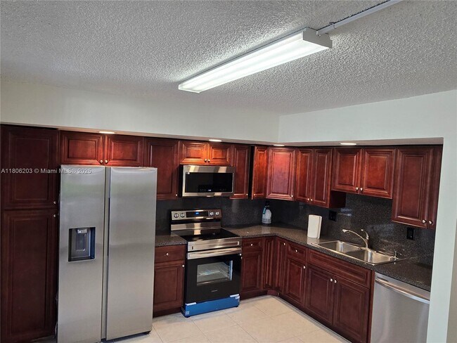 Foto del edificio - 8600 SW 133rd Avenue Rd