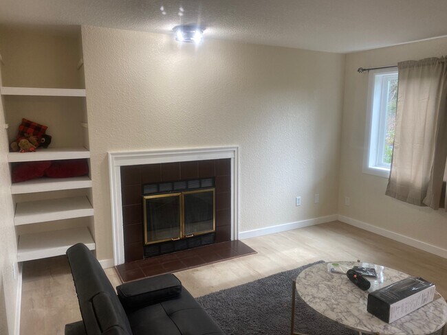 Foto del edificio - 930 Carlanna Lake Rd
