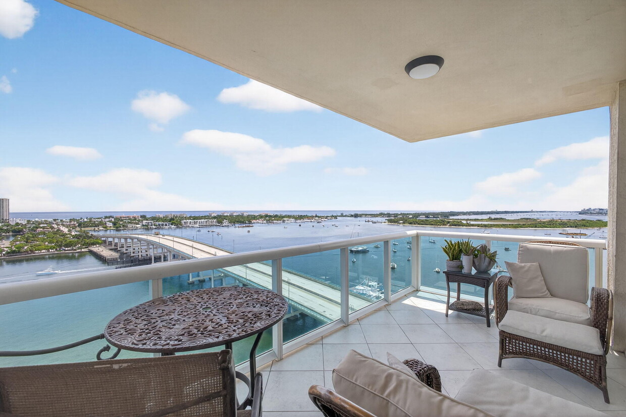 Foto principal - 2640 Lake Shore Dr