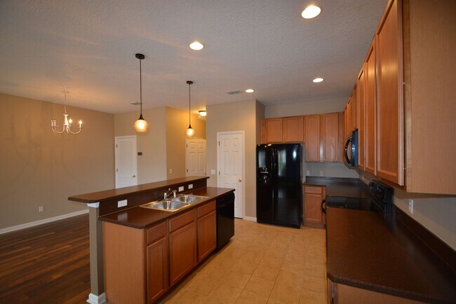 Building Photo - 2570 REVOLUTION STREET, UNIT 101