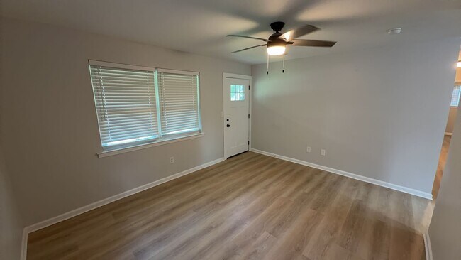Foto del edificio - 39 Edgeview Heights Rd