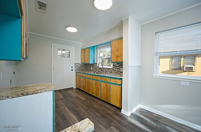Side - 142 Ross Ave