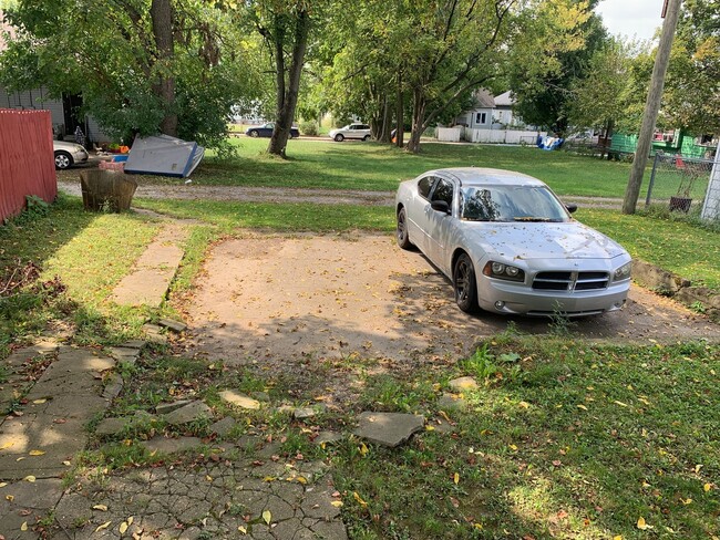 Photo - Spacious 2 bedroom 1 bath Home\