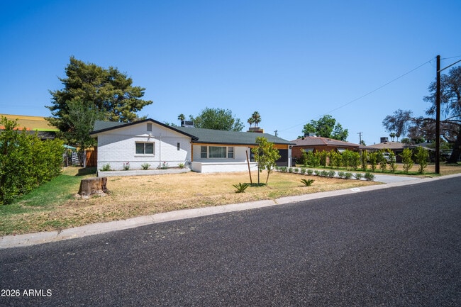 Building Photo - 4028 E Edgemont Ave