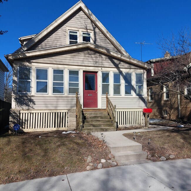 Exterior frontal - 6642 W Stevenson St