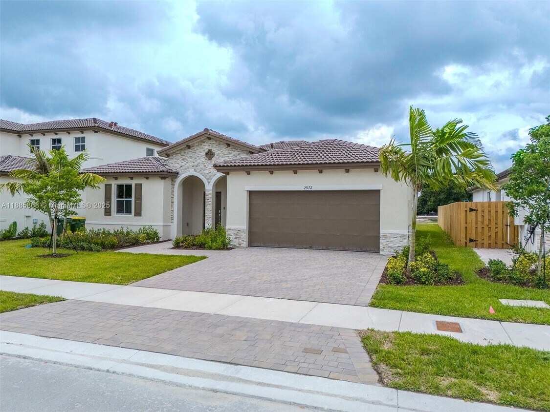 Foto principal - 2972 SE 23rd Ave