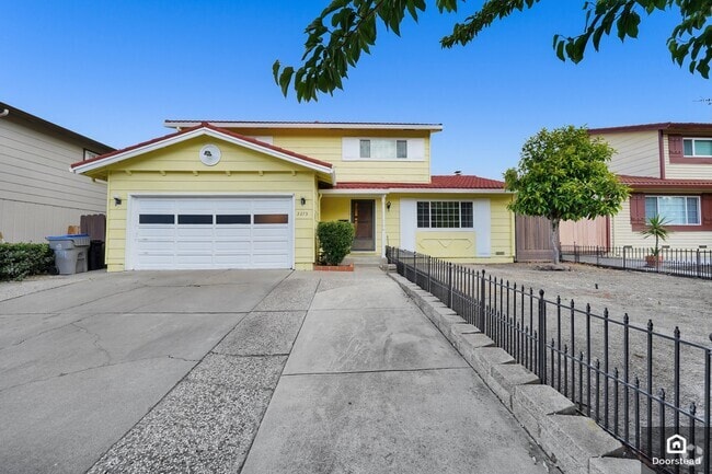 Building Photo - 3273 Cropley Ave
