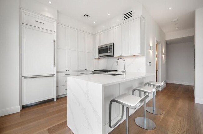 Foto del edificio - 700 Harrison Ave