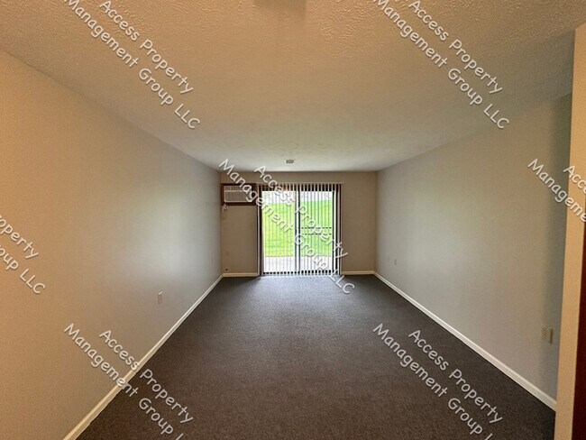 Foto del edificio - 2 bed / 1 Bath in Rockford Ridge Townhomes