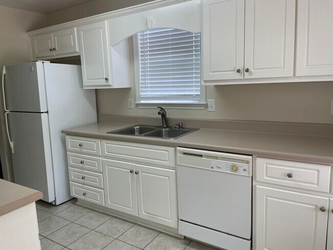 Building Photo - 1310 Triple Tree Ln SW