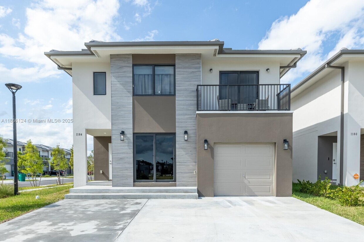 Foto principal - 1184 NW 2nd Ln