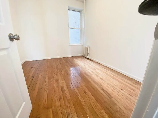 Foto del edificio - 3211 48th St