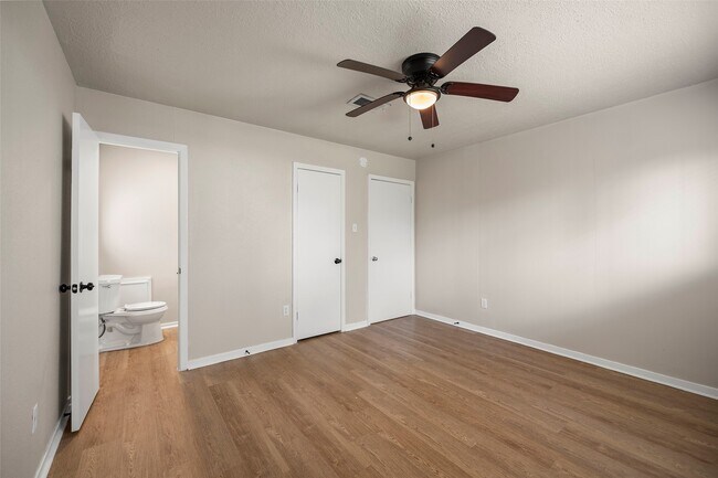 Foto del edificio - 13335 Ambrose St