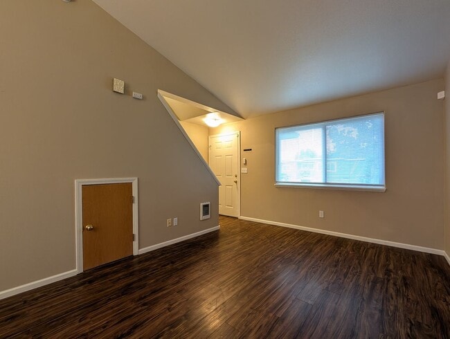 Foto del edificio - Nice 2bed/1.5 bath townhome- Great Springf...