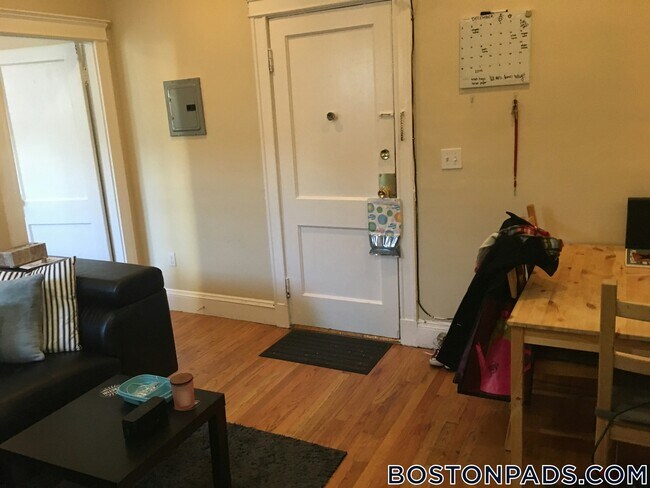 Foto del edificio - 1193 Commonwealth Ave