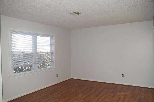 Building Photo - 1311 Copper Stone Cir