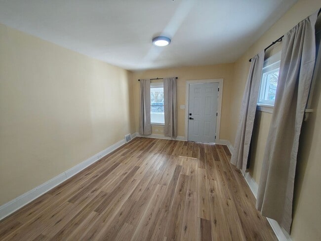 Building Photo - 4427 W 49th St