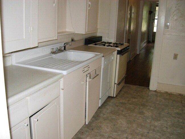 Foto del edificio - Hillcrest 1 Bedroom Unit