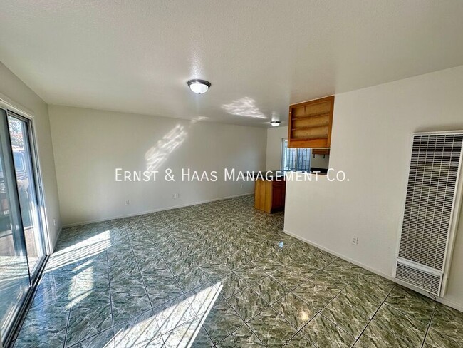 Foto del edificio - Lovely 2 Bedroom Apartment in Long Beach!