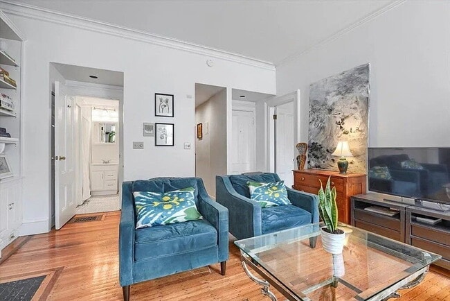 Building Photo - Comfortable and Spacious Rental Opportunity