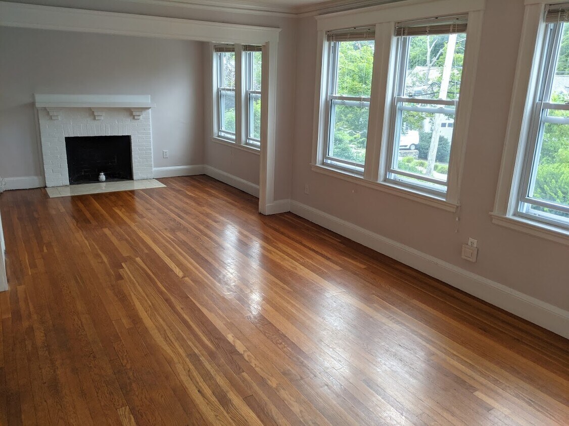 99 Ripley St Unit 1, Newton, MA 02459 Apartments in Newton, MA