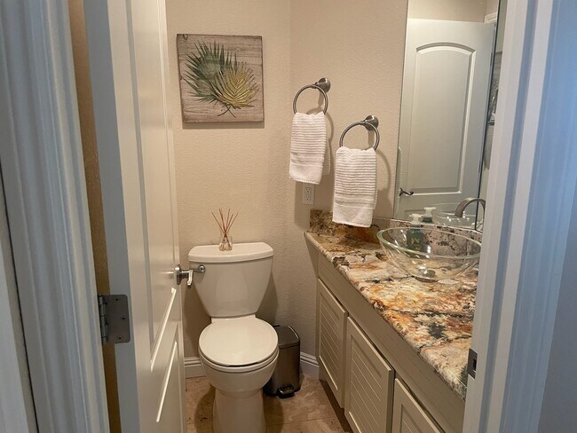 Foto del edificio - 922 Vista Pointe Dr