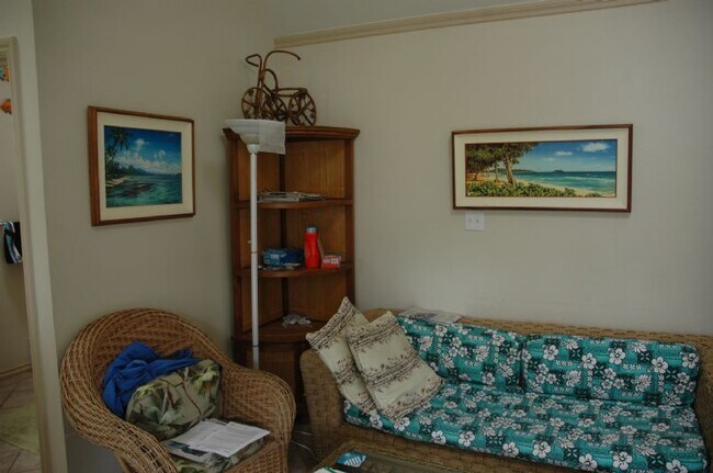 Building Photo - 41-49-49 Ehukai St