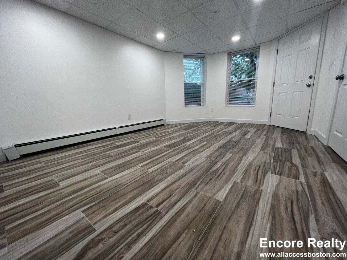 376 Riverway, Boston, MA 02115 Condo for Rent in Boston, MA