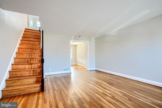 Foto del edificio - 817 N Marlyn Ave