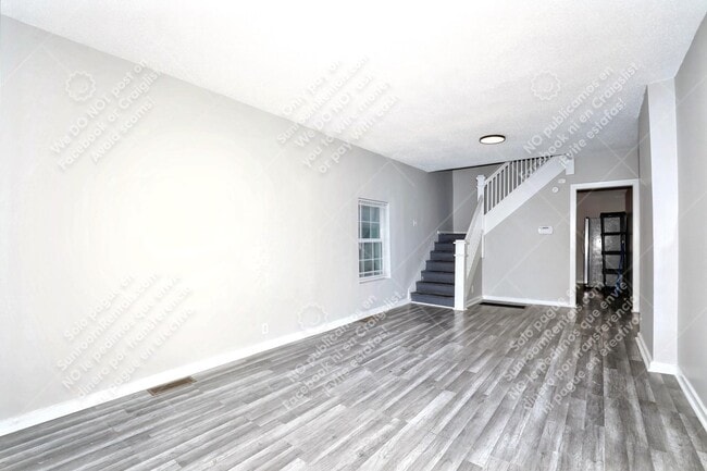 Building Photo - 414 N Temple Ave