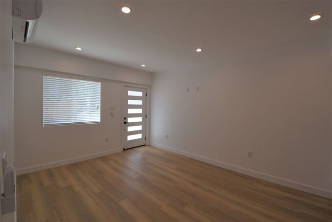 Building Photo - 10855 Morrison St