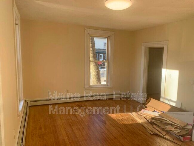 Building Photo - 56 2nd St