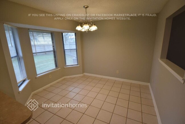 Building Photo - 10866 Hoof Print Dr