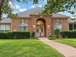 Building Photo - 902 Horseshoe Bend