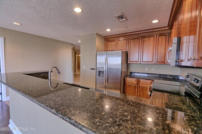 Foto del edificio - 1478 Riverplace Blvd