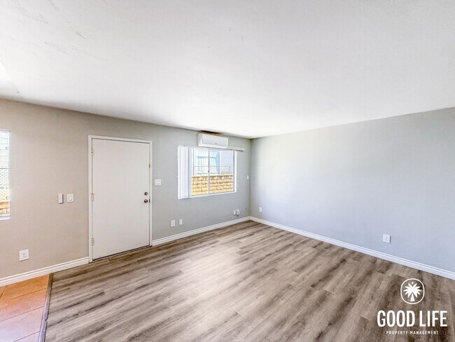 Foto del edificio - 3BD/1BA Home in Lakeside with In-Unit Laundry & Built-In Closets
